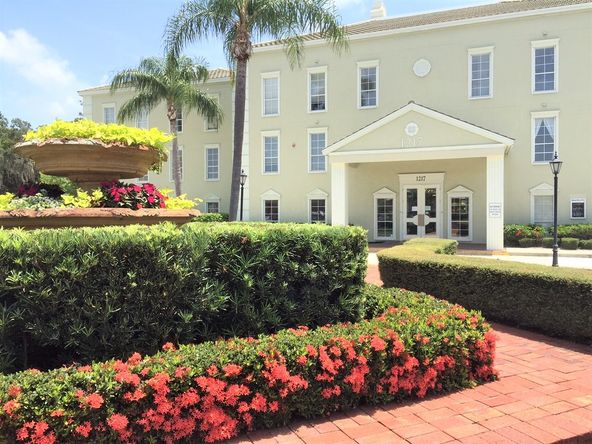 MIDTOWN PROFESSIONAL PLAZA: 1215-1217 East Ave, Sarasota, FL 34239